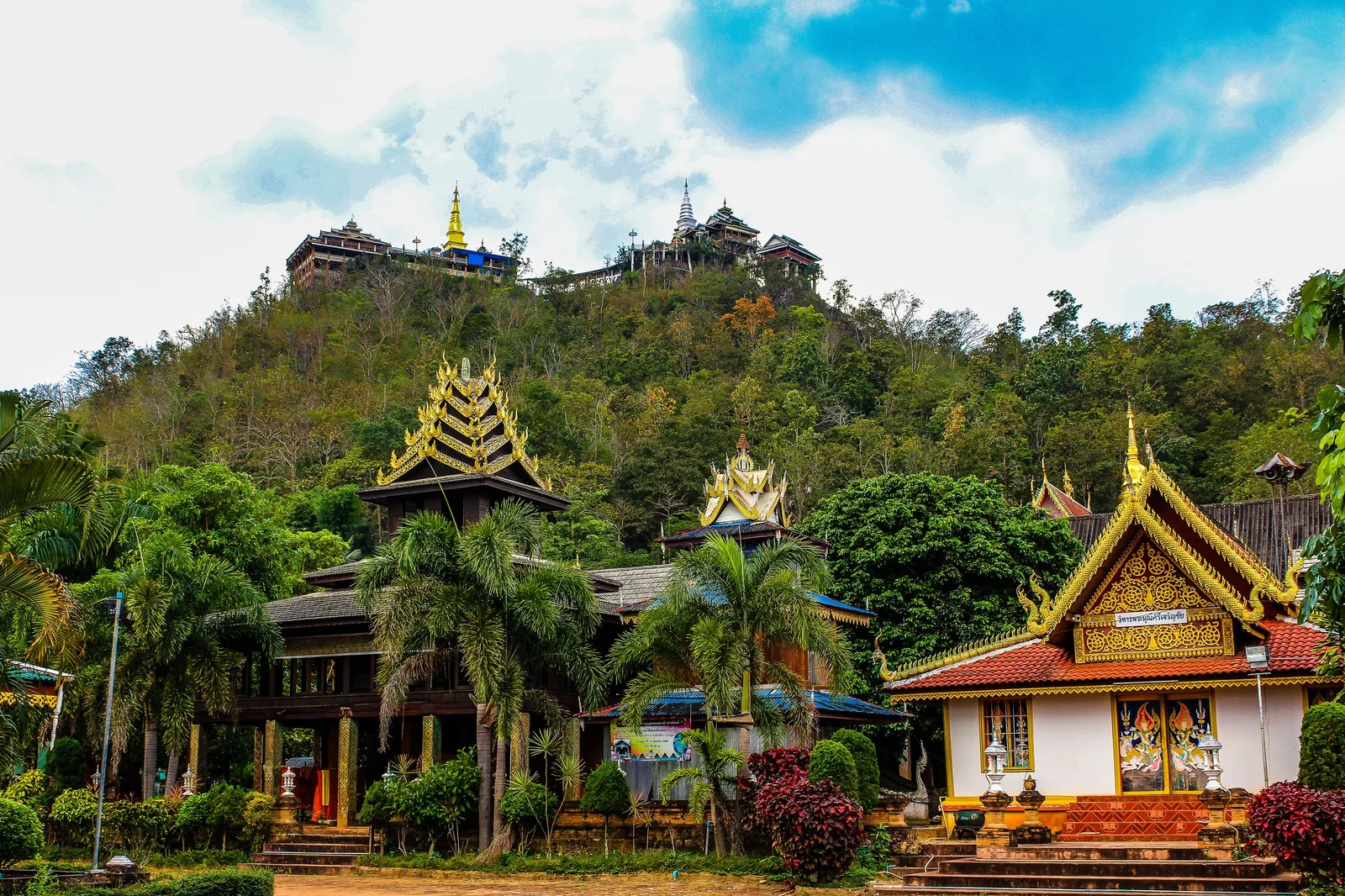 Wat Phra That Doi Kham